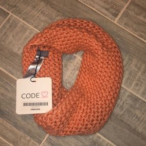 KNITTED INFINITY SCARF